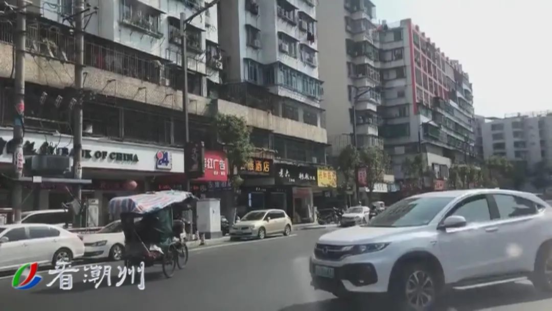 DƬ